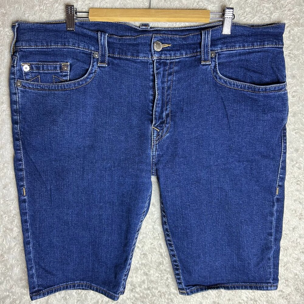True Religion Dark Wash Women’s Size 42 Jean Shorts with‎ Sowing Detailed Back